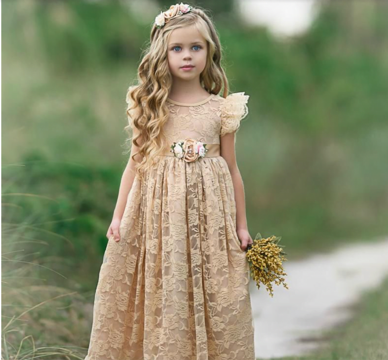 Cum alegi o rochie de fetita pentru o aniversare?