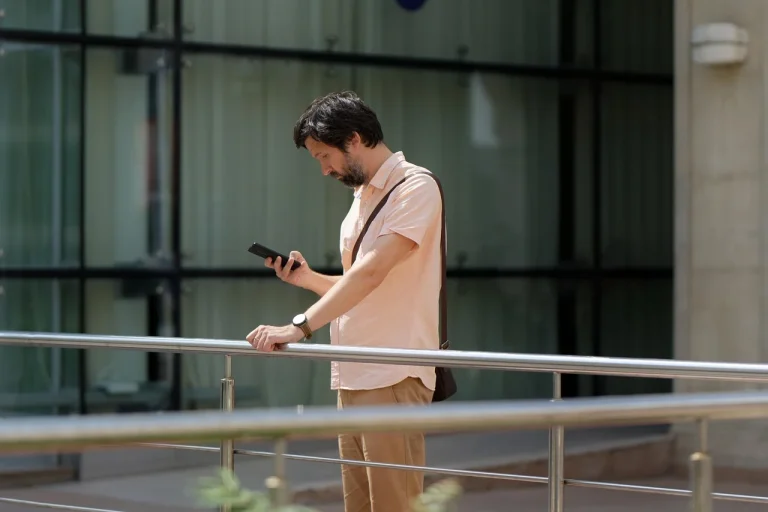 keanu reeves beard