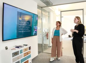 Ce dimensiune ar trebui sa aleg pentru un display interactiv?